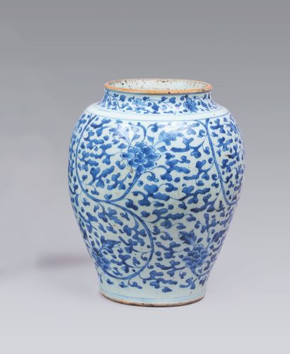 CHINE - Epoque KANGXI (1662-1722). Potiche...