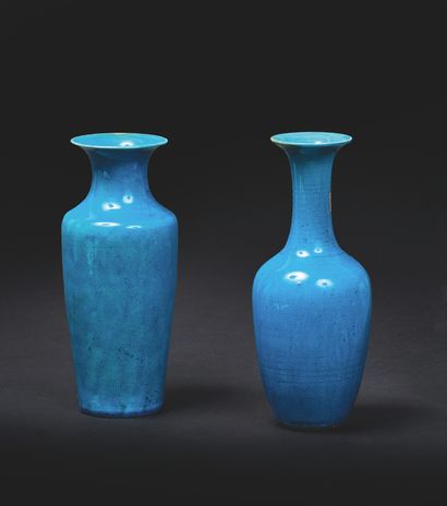 CHINE - XVIIIe/XIXe siècle. Deux petits vases...