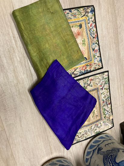 CHINE - XIXe siècle. Ensemble de quatre paires...