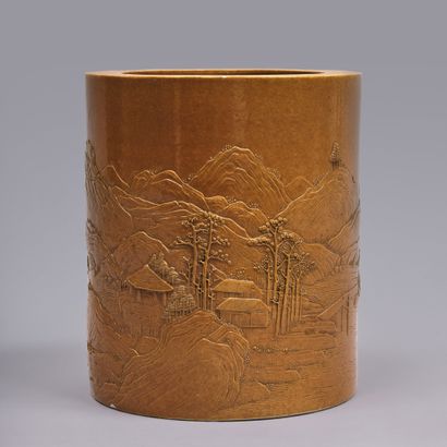 CHINE - XIXe siècle. Pot à pinceaux bitong...