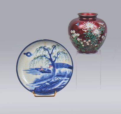 JAPON - Epoque MEIJI (1868-1912). Vase globulaire...