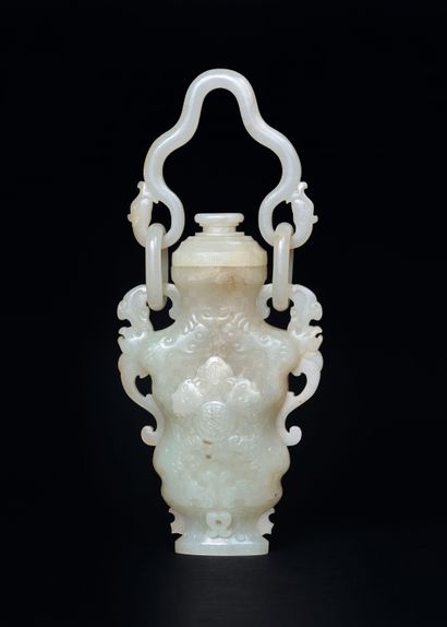 CHINE - XIXe siècle. Vase balustre archaïsant...