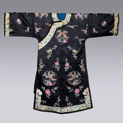 CHINE - XIXe siècle. Veste en soie noire...
