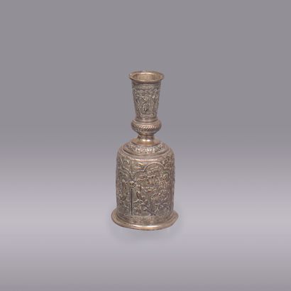 Silver hookah vase (800), the neck decorated...