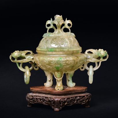 CHINE - Fin XIXe siècle. Brûle parfum tripode...