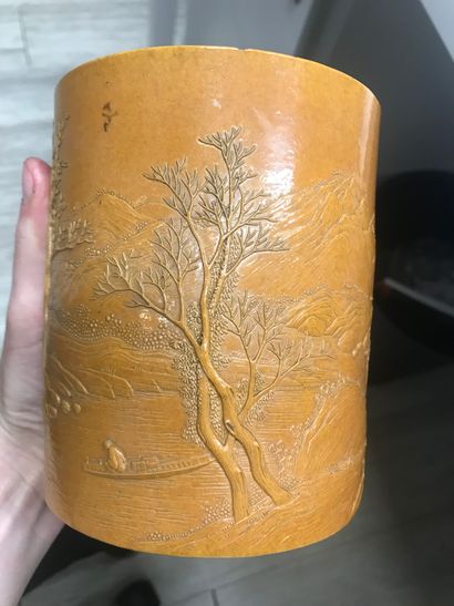 CHINE - XIXe siècle. Pot à pinceaux bitong...