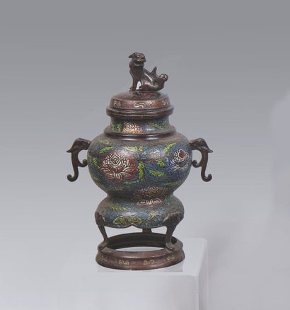 CHINE - Epoque MEIJI (1868-1912). Brûle-parfum...
