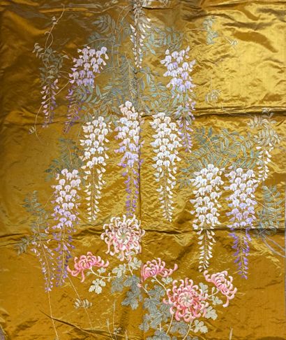 JAPON - Vers 1900. Ensemble de deux grands...