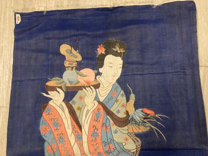 CHINE - XXe siècle. Pièce rectangulaire tissée...