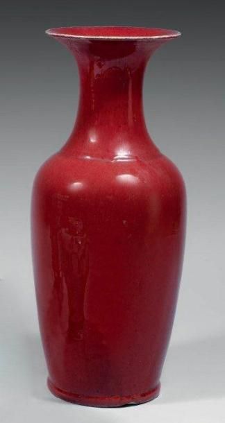 CHINE, XIXÈME SIÈCLE
Grand vase à col évasé...