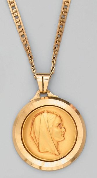 Chaîne de cou à maillons plats et médaille...