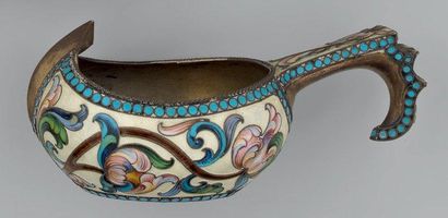 Kovsh en vermeil et émail polychrome, orné...