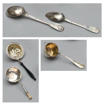 Lot en argent composé d'une cuiller à crème,...