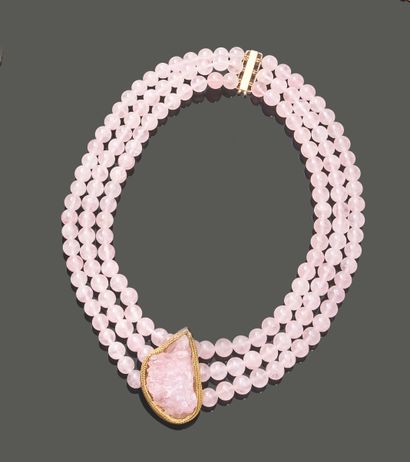 Collier de trois rangs de billes de quartz...