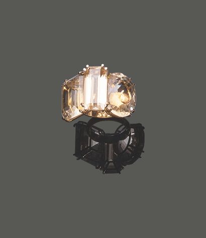 Bague à monture en or jaune 18K (750), ornée...