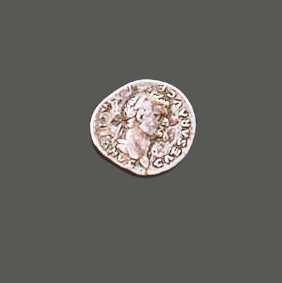 DOMITIEN César sous VESPASIEN (69-79). Denier...