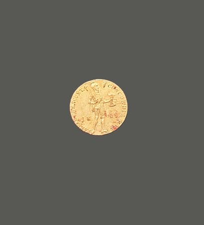 PAYS-BAS. Pièce de un ducat en or jaune....