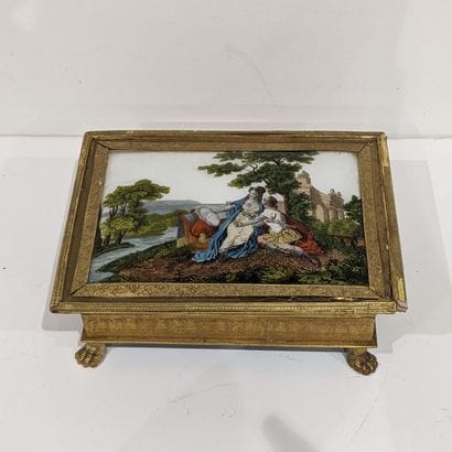 Gilded paper and cardboard praline box, decorated...