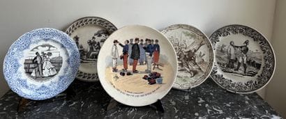 Set of eighteen earthenware dessert plates...