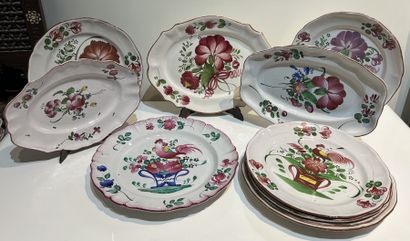 Eastern earthenware set with polychrome decoration...