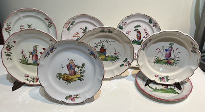 Set of eleven Eastern earthenware plates...