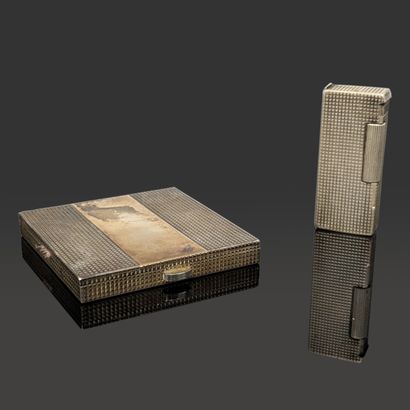 A square silver powder case (925), decorated...
