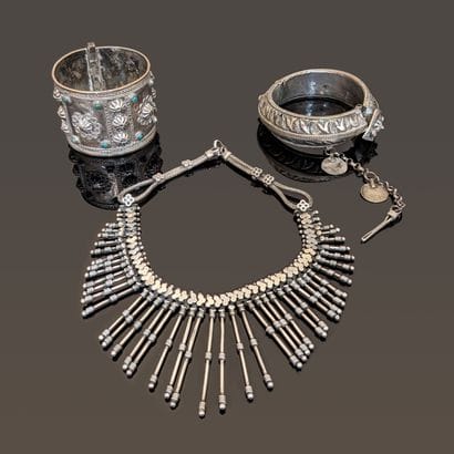 Silver (800) choker necklace, the central...