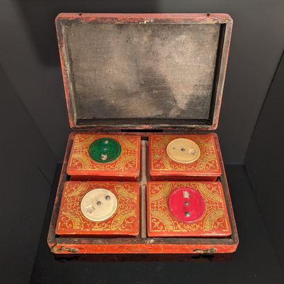 Quadrille game box in red lacquered wood,...