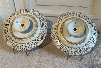 SAXE, 19th century. Pair of porcelain compotiers...