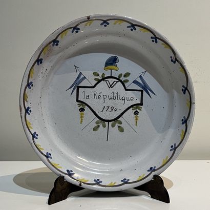 Revolutionary plate inscribed La République...