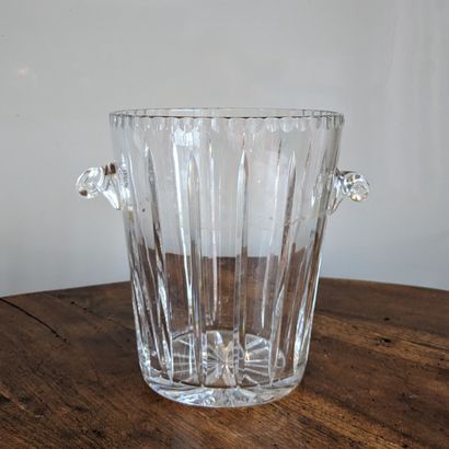 Refreshment bucket in cut crystal with channels...