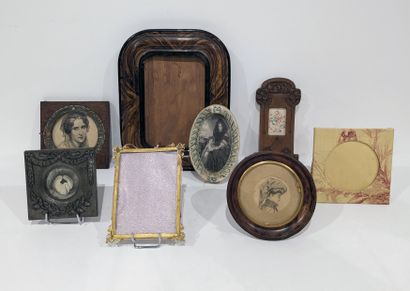 Set of frames: rectangular in painted wood...
