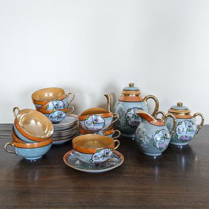 Service à thé en porcelaine du Japon à décor...