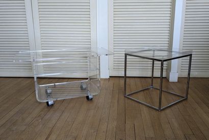 Plexiglas: TV stand on castors by Les Invisible...