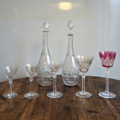 Cristallerie de BACCARAT. Service of stemmed...
