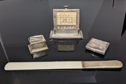 Silver desk accessories (800): stamp humidifier,...