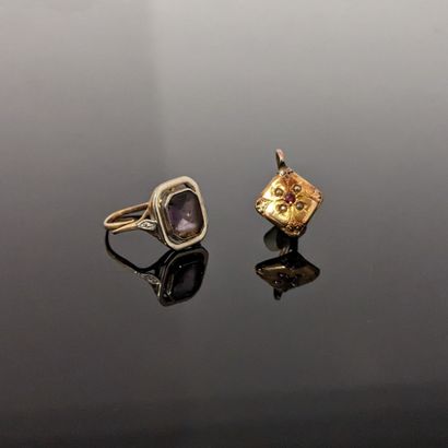 18K (750) yellow gold debris: sleeper earring,...