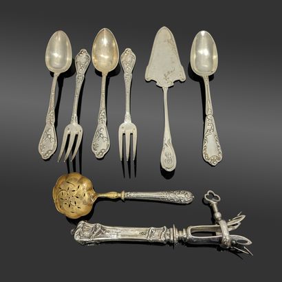 Set in silver (925) : - two table spoons,...