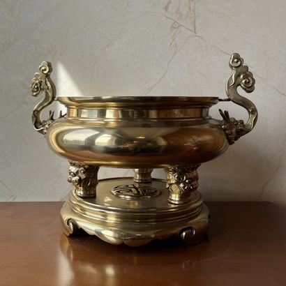 Grand brûle-parfum en bronze, les prises...