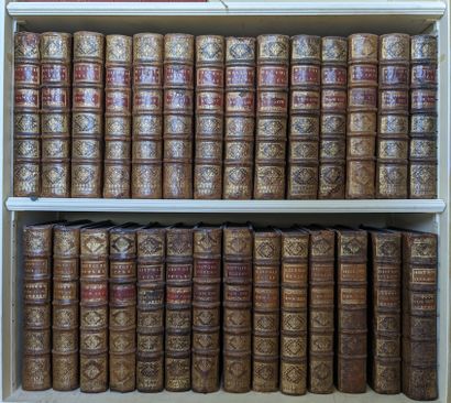 Trente-six volumes en maroquin de la suite...