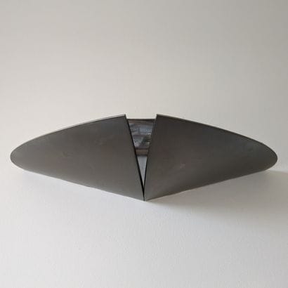Egg-shaped wall lamp in patinated brass and...