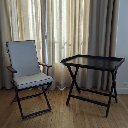 Set in black lacquered wood: folding armchair,...