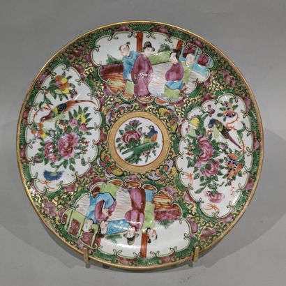 Important set of twenty plates and bowls...