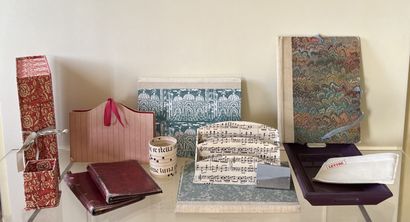 Caisse d'accessoires de bureau en papier...
