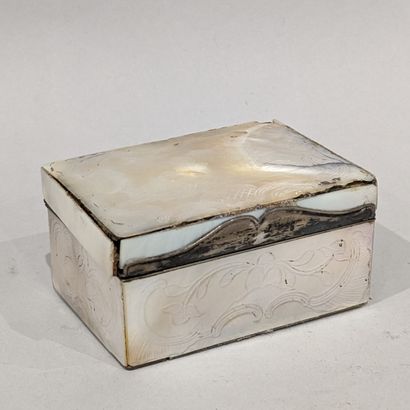 Box adorned on all sides with engraved mother-of-pearl...