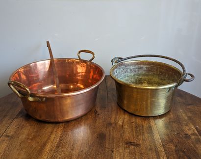 Red copper jam basin and skimmer. A copper...