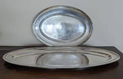 Two oval dishes in silver-plated metal, the...
