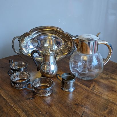 Silver-plated metal: oval polylobed bread...