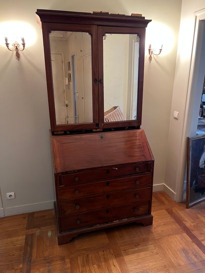 Scriban in mahogany and mahogany veneer,...