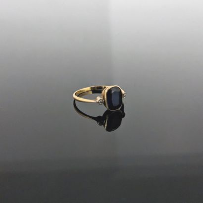 Ring in 18K (750) yellow gold, set with a...
